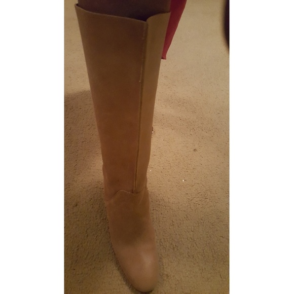 Shoes - Picture 4 of 5